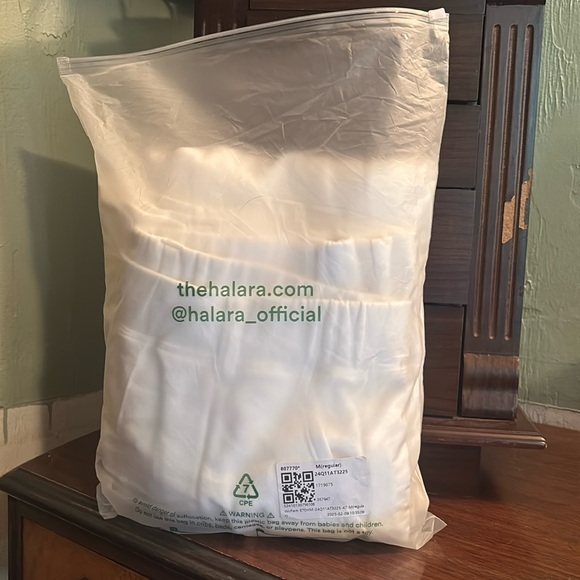 HALARA NWT High Waist Wide Leg Fleece lined Med-R pallet stain look at photos - Picture 13 of 15